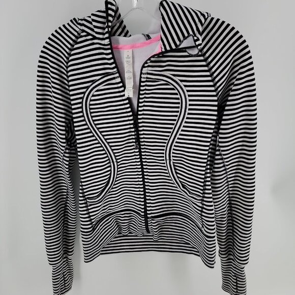 ✨ Lululemon Athletica Striped Zip Hoodie – Size 6 – Thick, Soft & Classic! ✨ - Picture 2 of 12